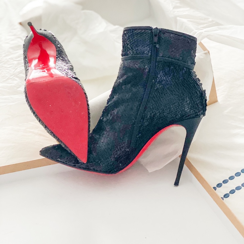 *SOLD ON TRADESY* Moula Kate Sequin Booties